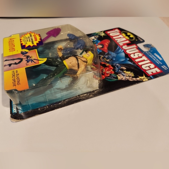 BUNDLE NIB 1996 BATMAN TOTAL JUSTICE AQUAMAN ACTION FIGURE 1991 AQUAMAN COMICS - Picture 12 of 15